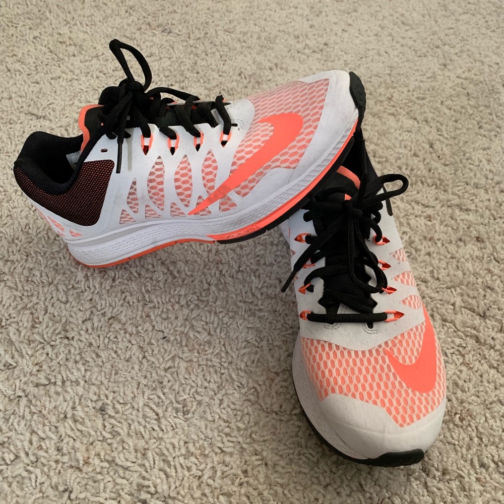 Nike Tennis Shoes
